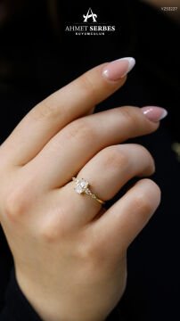 Oval Tektaş Yüzük