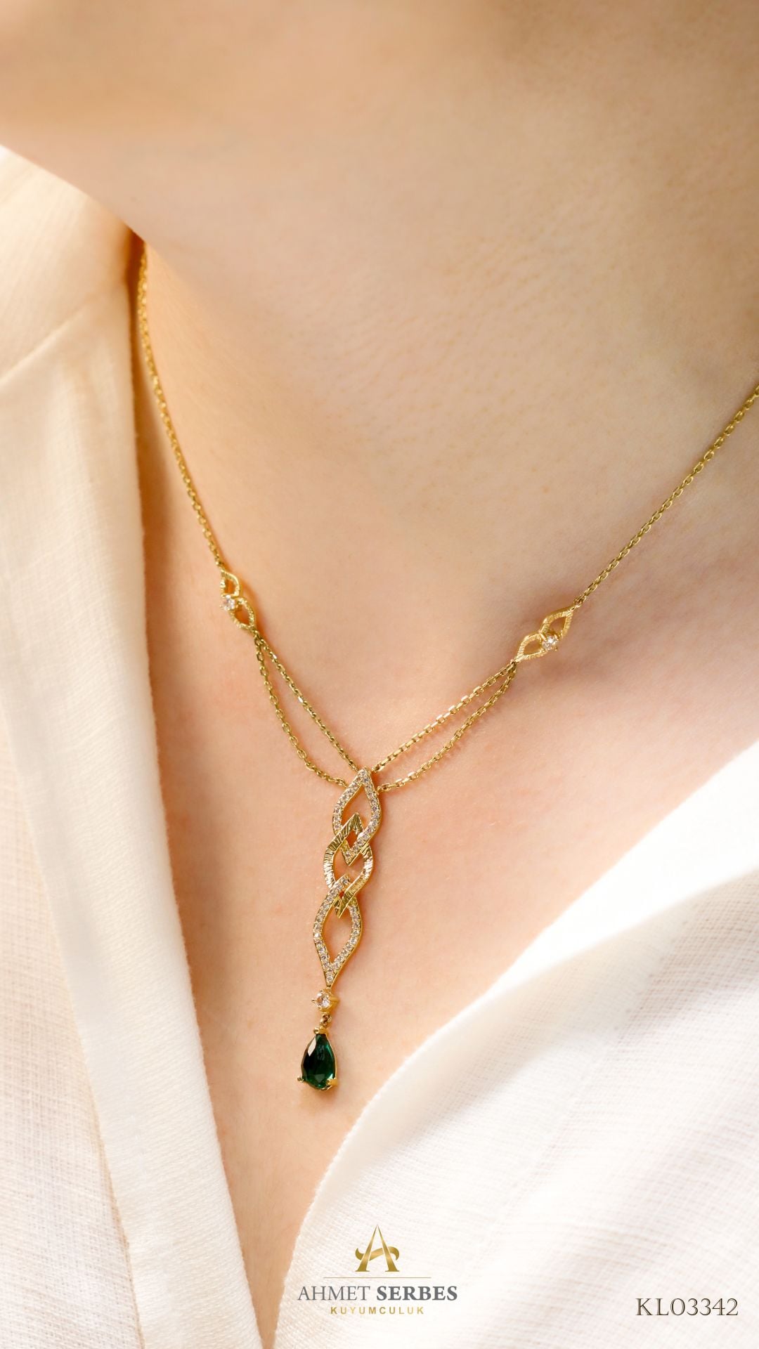 Yeşil Taşlı Altın Kolye