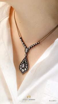 Elmas Görünümlü Altın Kolye