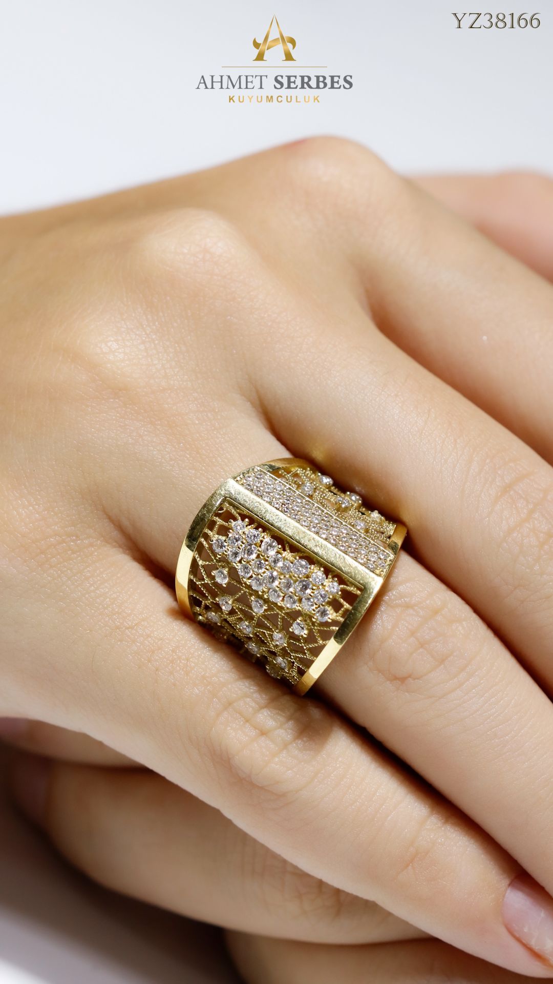 Taşlı Tasarım Altın Yüzük
