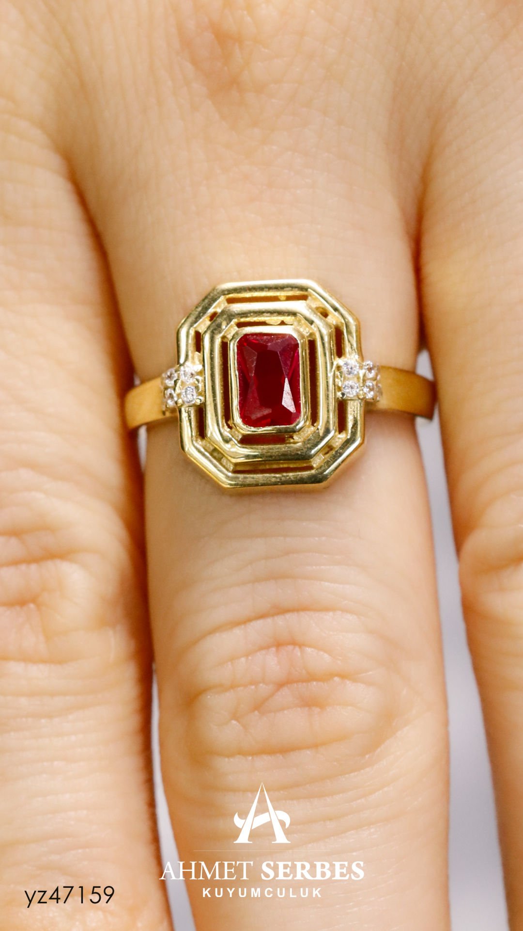 Kırmızı Taşlı Yüzük