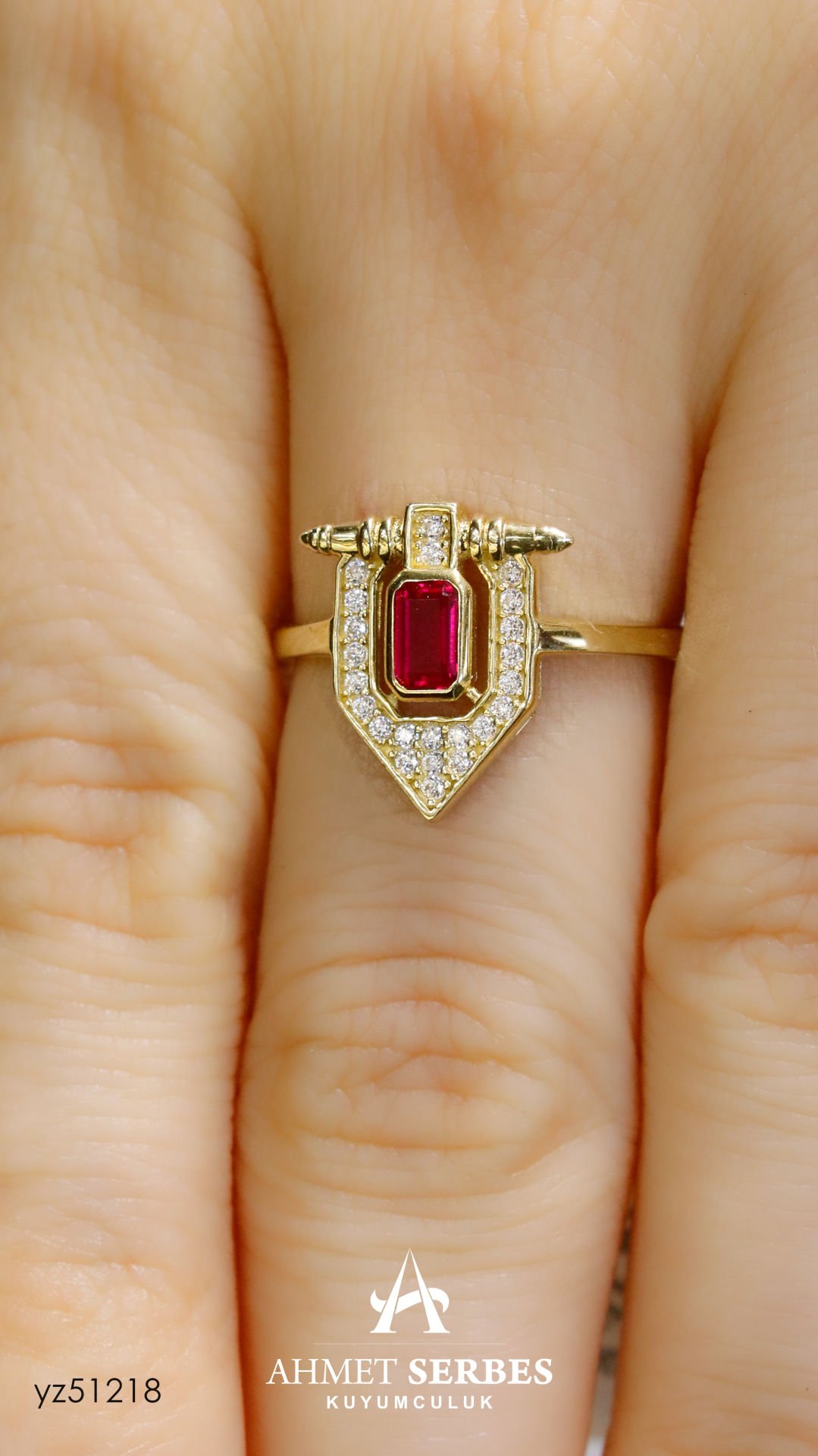 Pembe Taşlı Yüzük