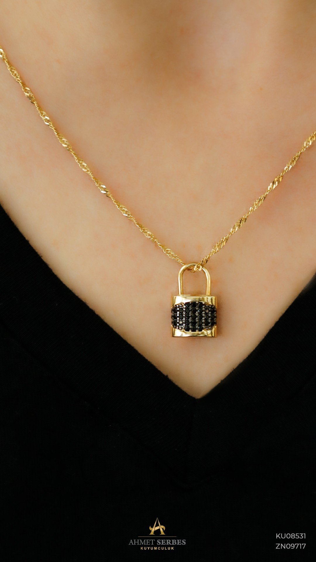 Altın Kilit Kolye