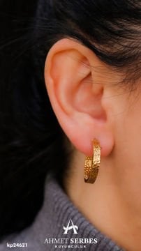 Dövmeli Halka Altın Küpe