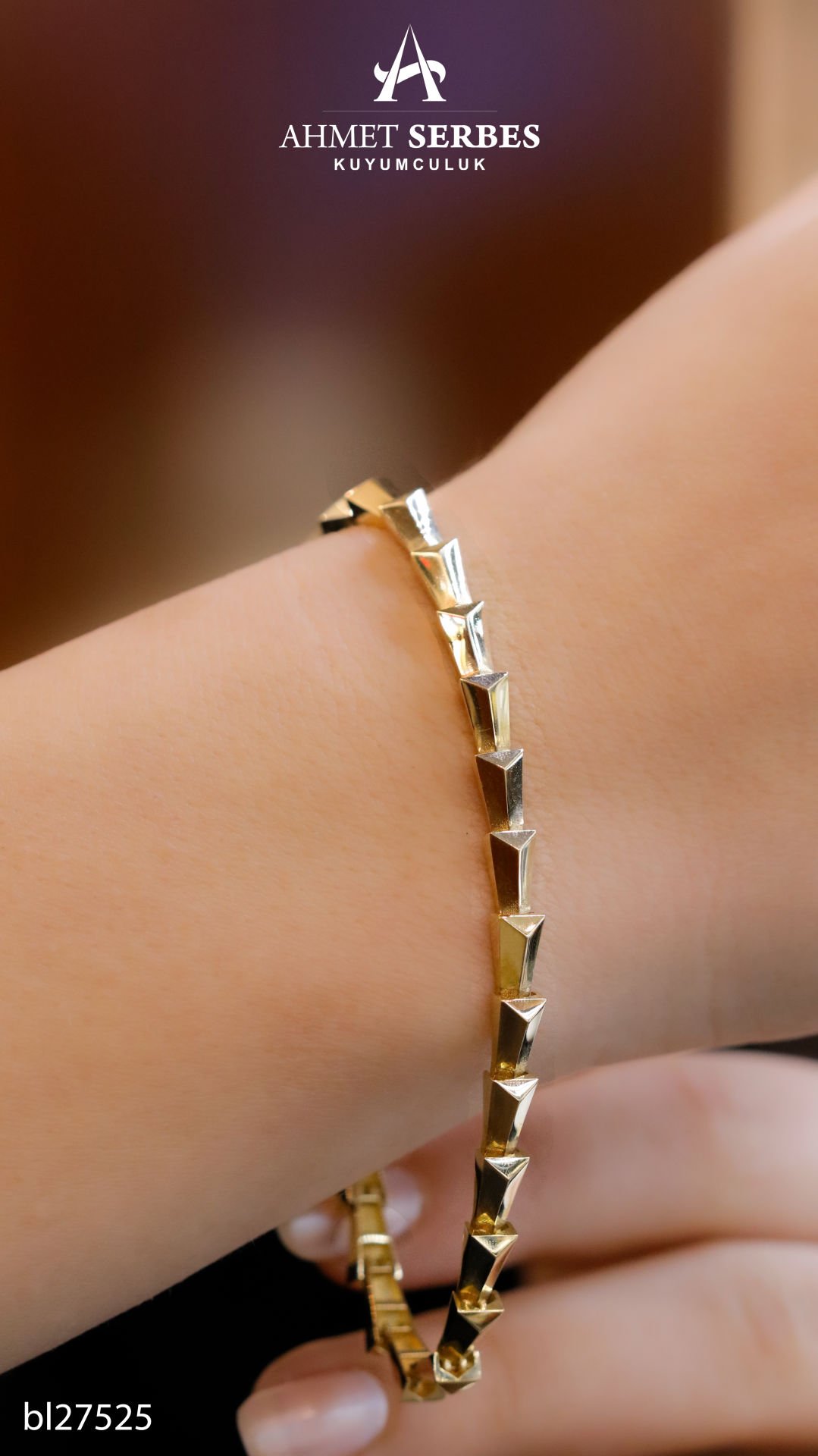 Üçgen Formlu Altın Bileklik