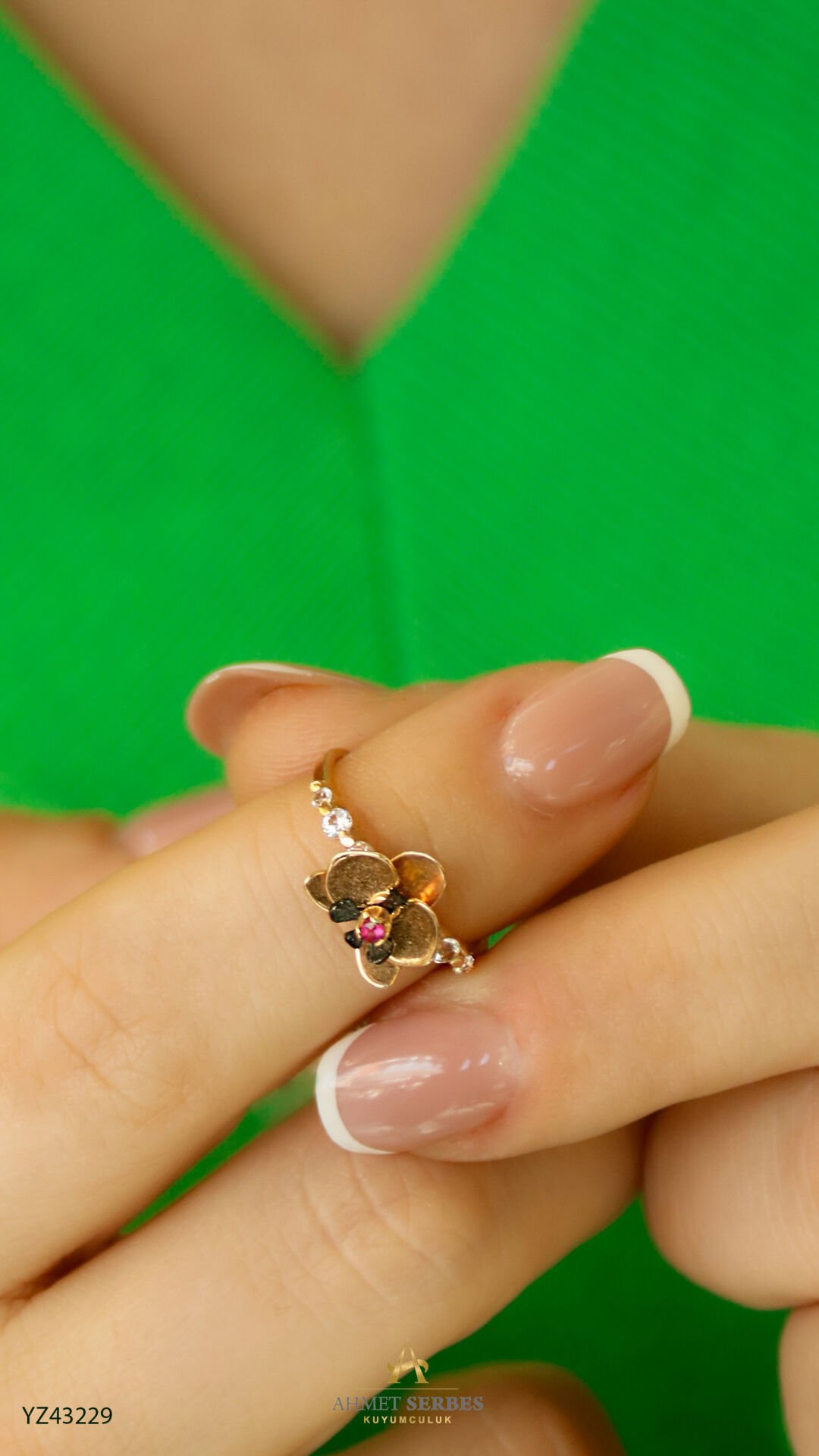 Roberto Bravo Çiçek Yüzük