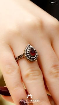 Yakut Taşlı Elmas Yüzük