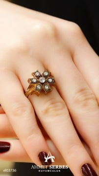 Lale Model Elmas Yüzük