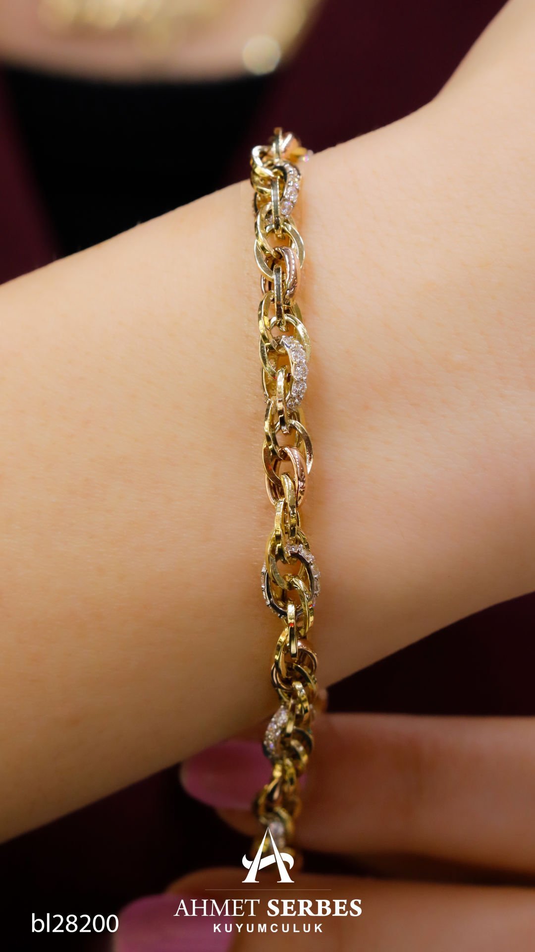 Taşlı Hallow Altın Bileklik