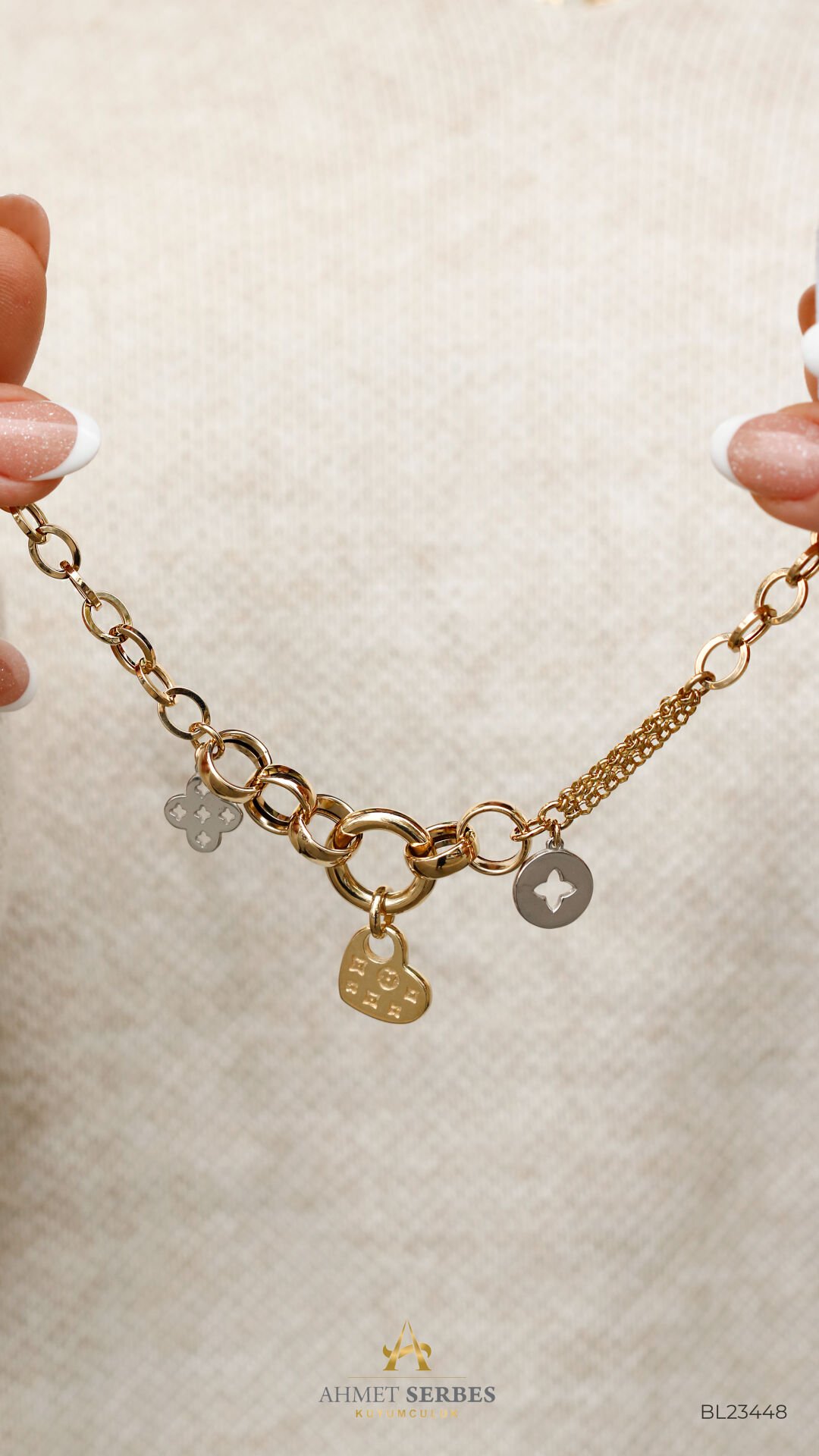 Cetaş Kalpli Yoncalı Bileklik