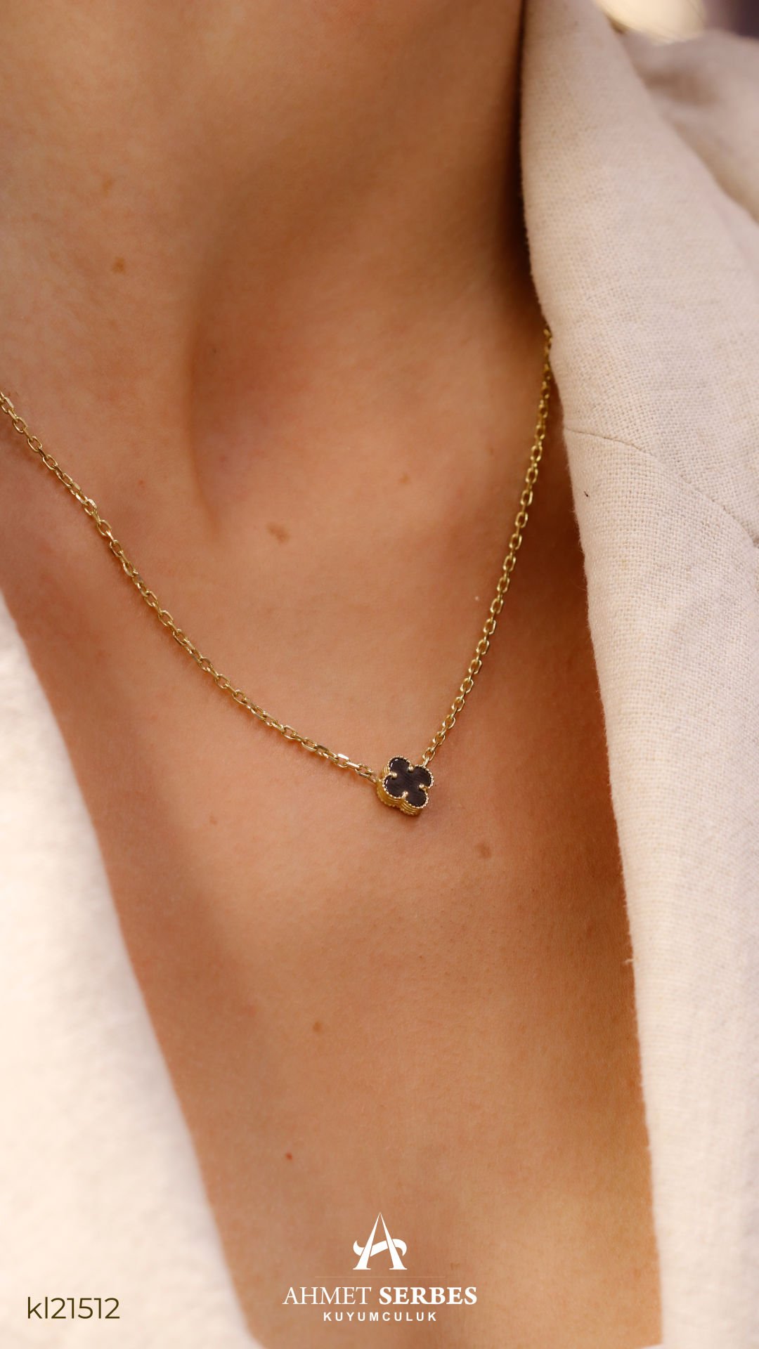 Siyah Yonca Altın Kolye