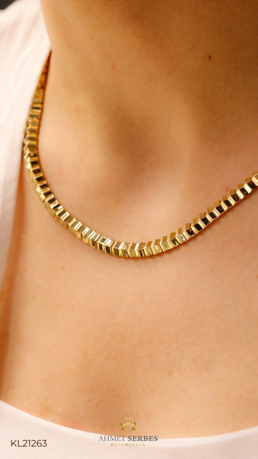 Piramit Altın Gerdanlık