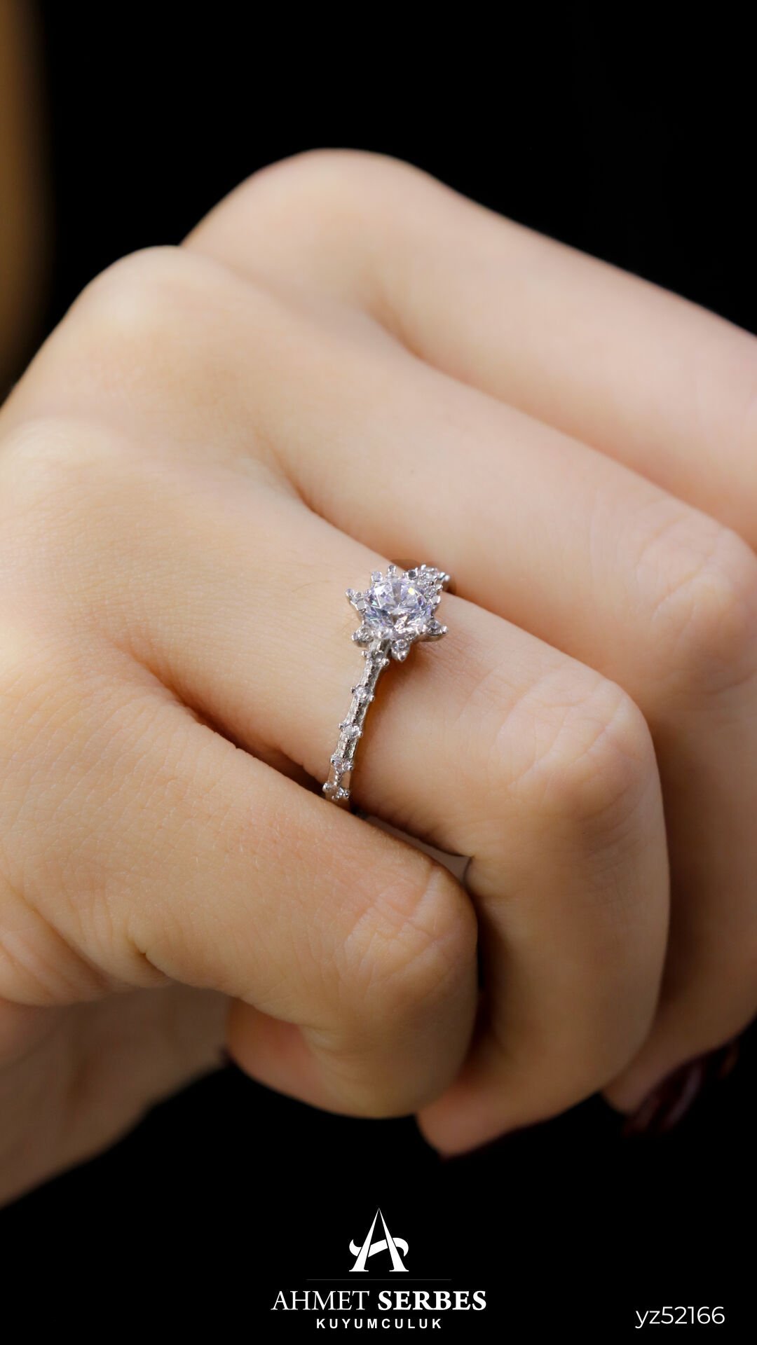 Beyaz Lotus Tektaş Altın Yüzük