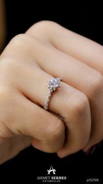 Beyaz Lotus Tektaş Altın Yüzük