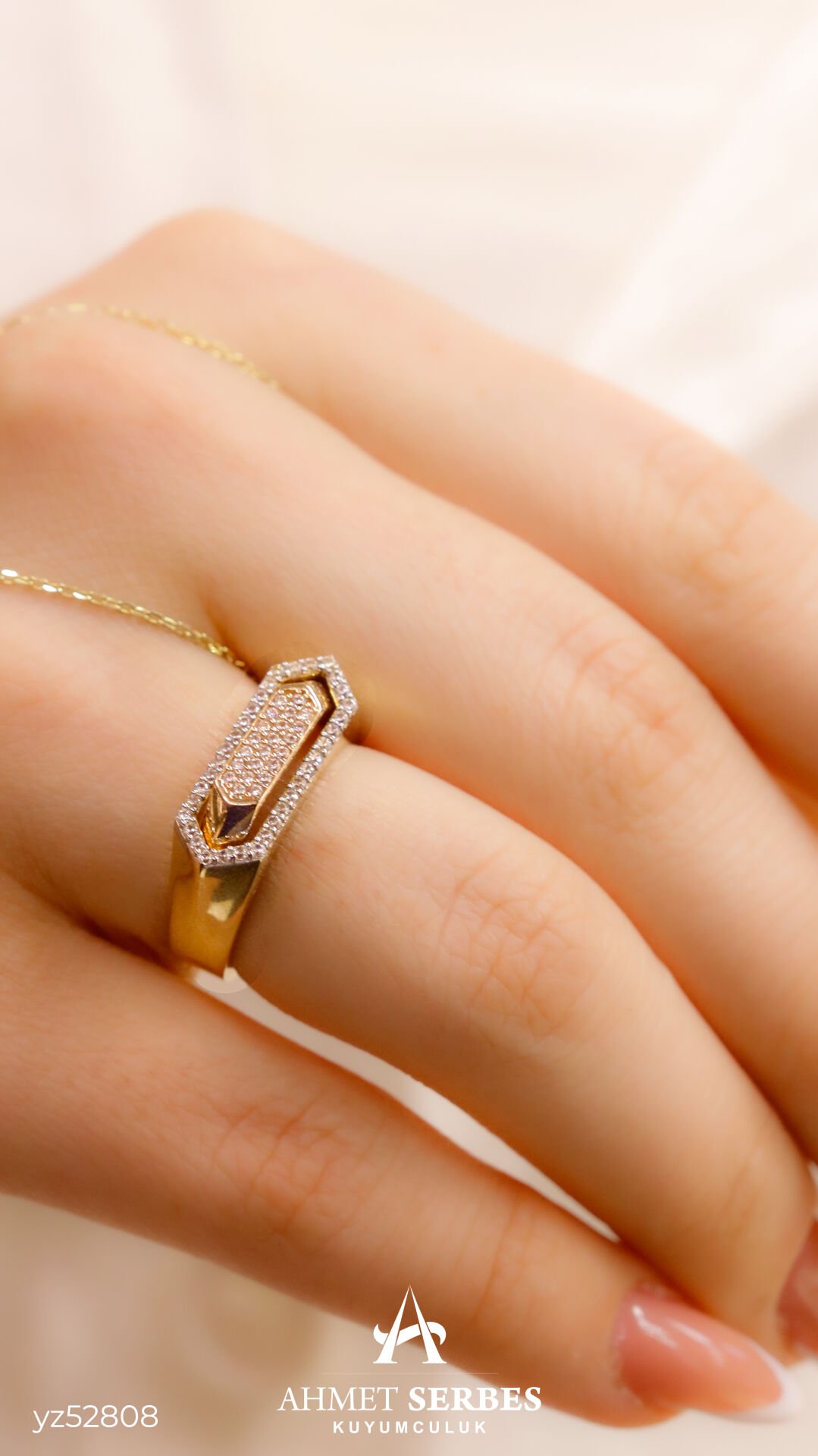 Geometrik Taşlı Yüzük