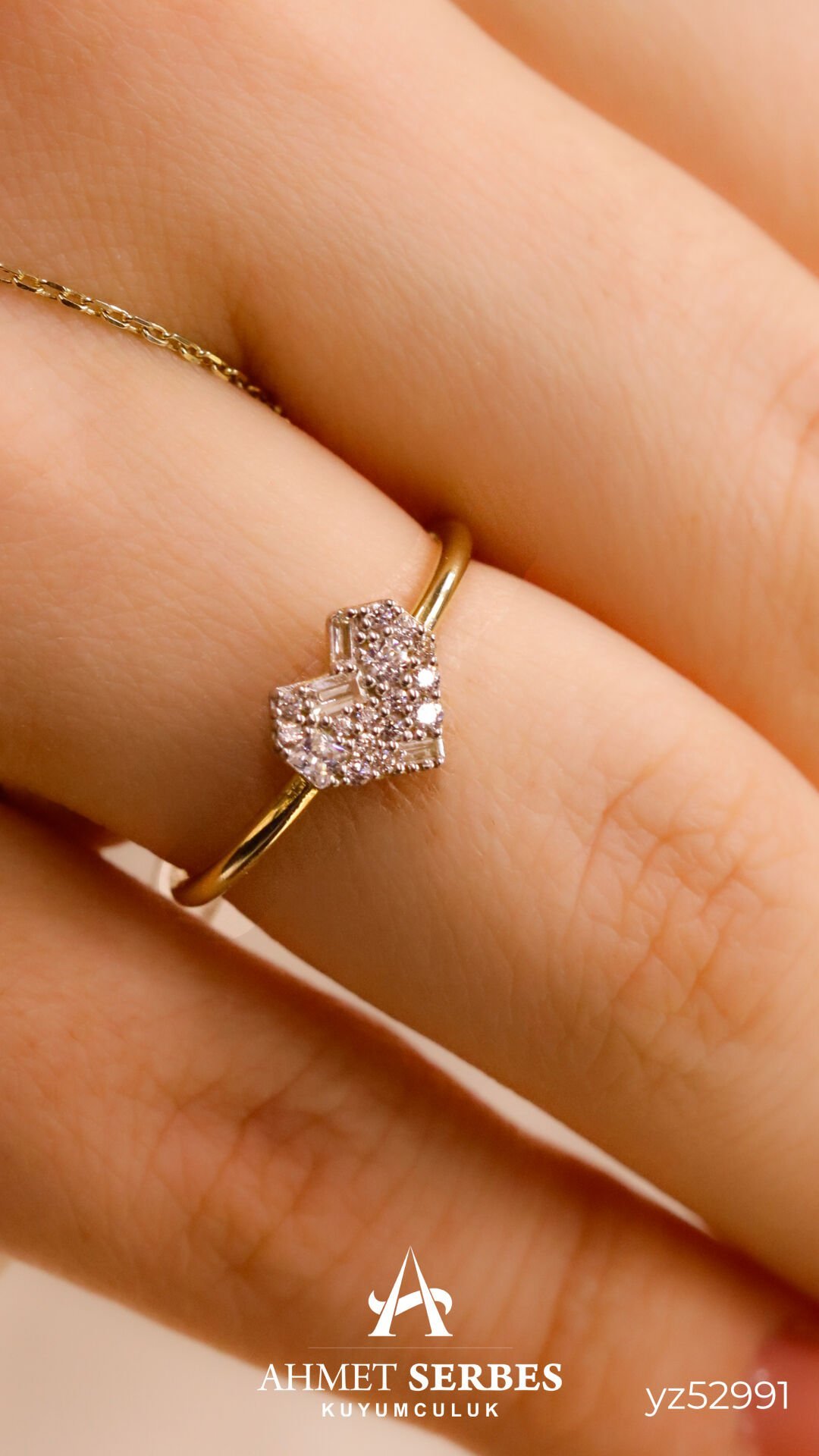 Taşlı Kalp Yüzük