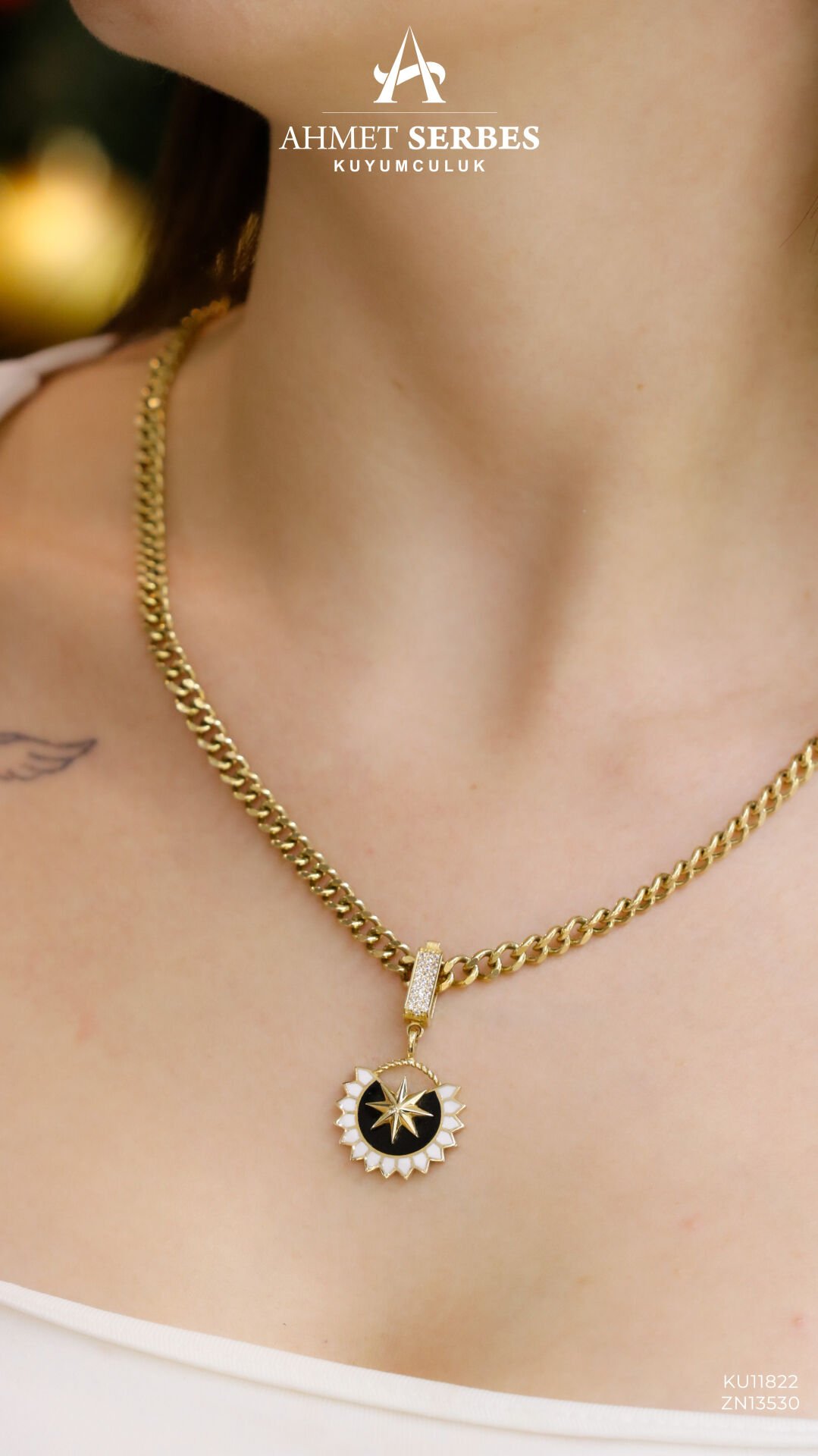 Siyah Beyaz Mineli Yıldız Kolye