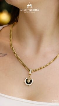 Siyah Beyaz Mineli Yıldız Kolye