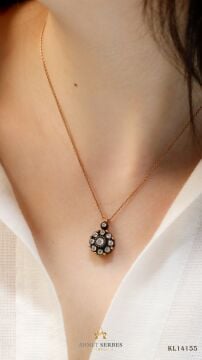 Elmas Montürlü Kolye