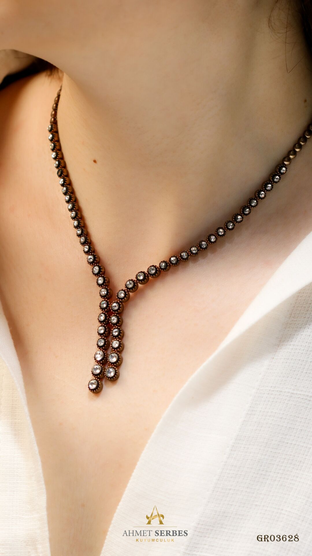 Elmas Montürlü Altın Gerdanlık