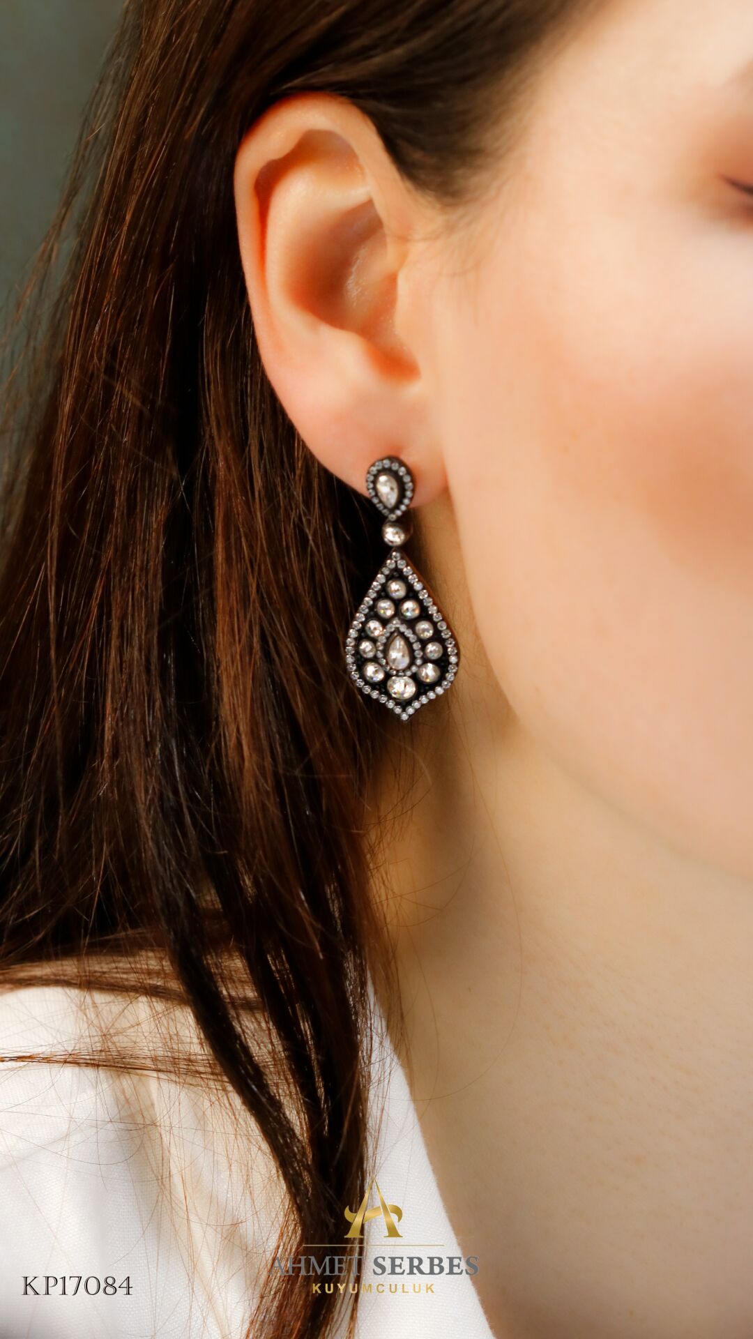 Elmas Görünümlü Altın Küpe