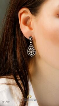 Elmas Görünümlü Altın Küpe