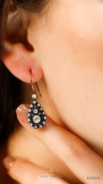 Elmas Görünümlü Altın Küpe